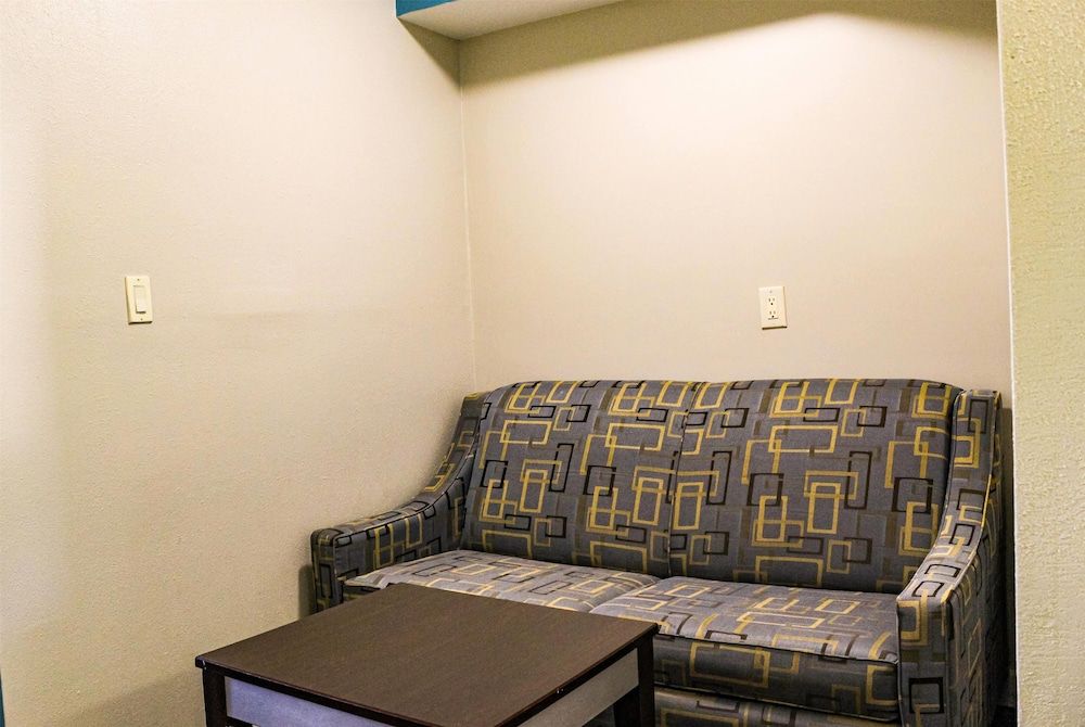 Days Inn by Wyndham Little River 3
