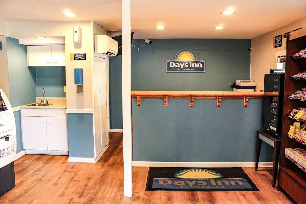 Days Inn by Wyndham Little River 2