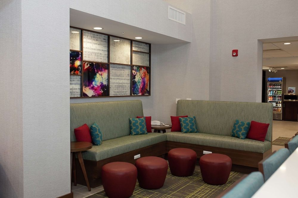 Hampton Inn & Suites Dundee 2