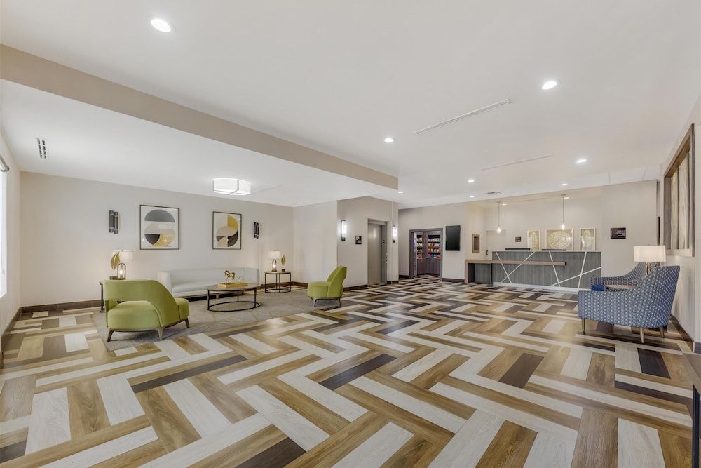 Best Western Green Oaks Inn & Suites 2