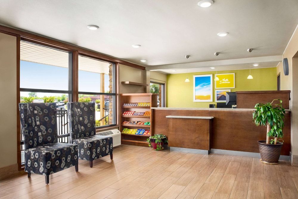 Days Inn by Wyndham Paris 3