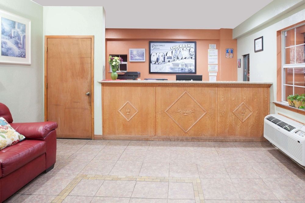 Super 8 by Wyndham Chickasha 2