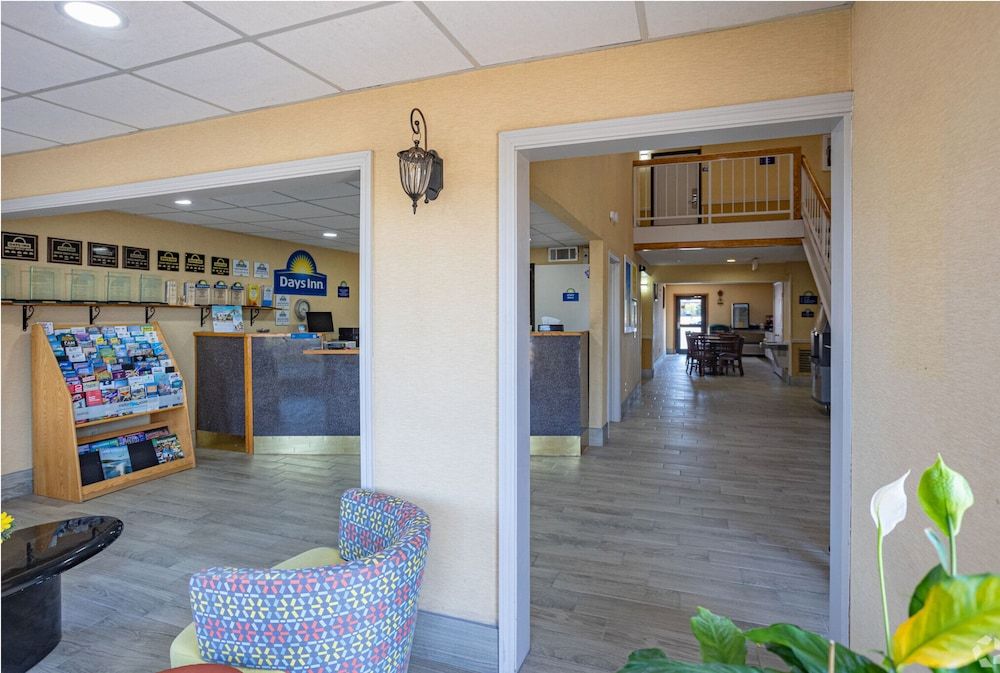 Days Inn by Wyndham Pauls Valley 2