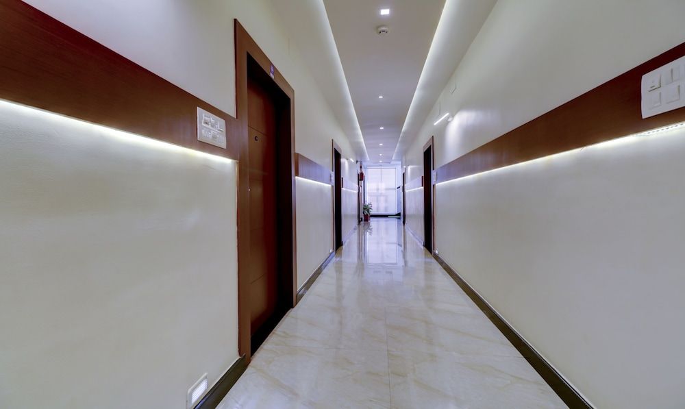 Treebo Orchid, 2.5 kms to Mahatma Gandhi Park 2