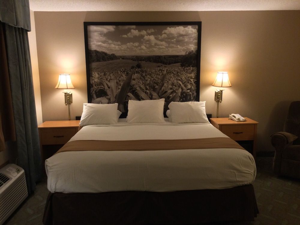 Super 8 by Wyndham Monroe WI 3