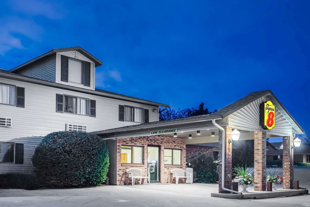 Super 8 by Wyndham Monroe WI 2 estrellas en Monroe
