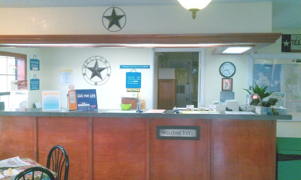 Days Inn by Wyndham Snyder 3