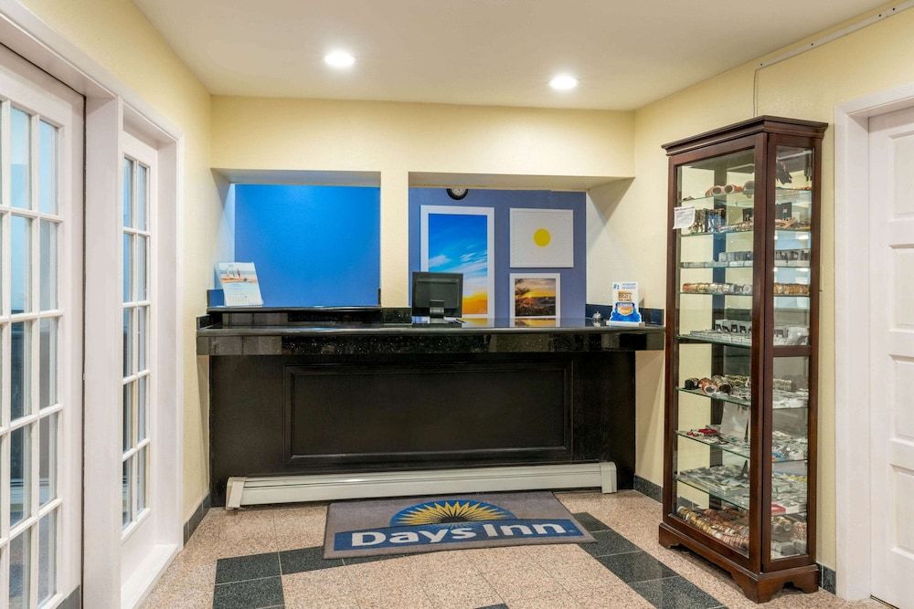 Days Inn by Wyndham Grants 2
