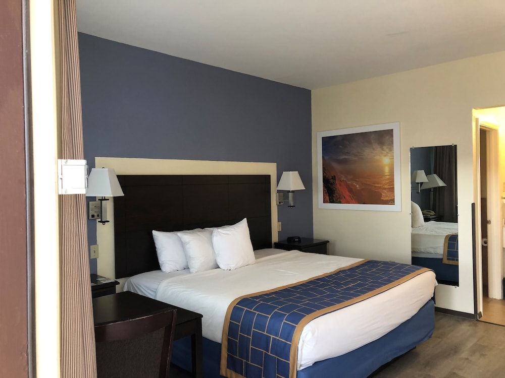 Days Inn by Wyndham Grants 3