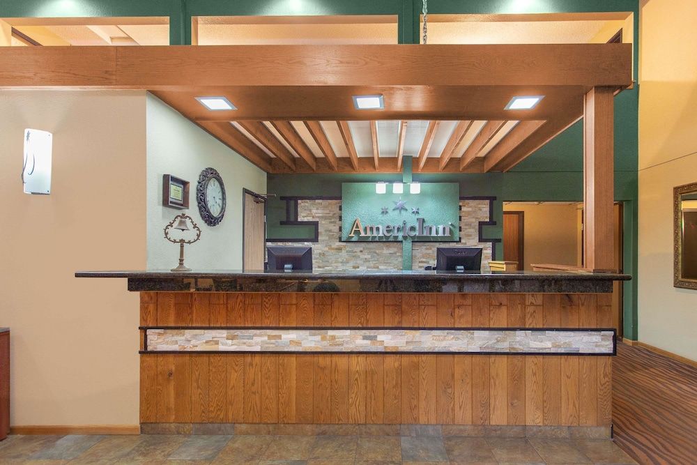 AmericInn by Wyndham West Bend 3