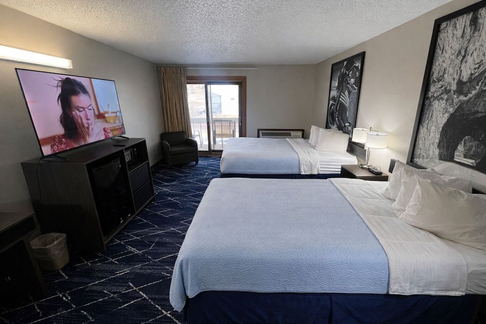 Super 8 by Wyndham Sturgis 3