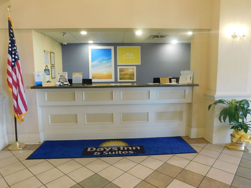 Days Inn & Suites by Wyndham Pocahontas 3