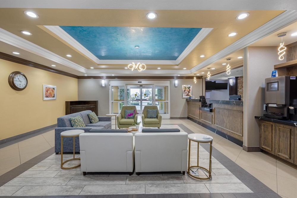 Best Western Plus Wasco Inn & Suites 3