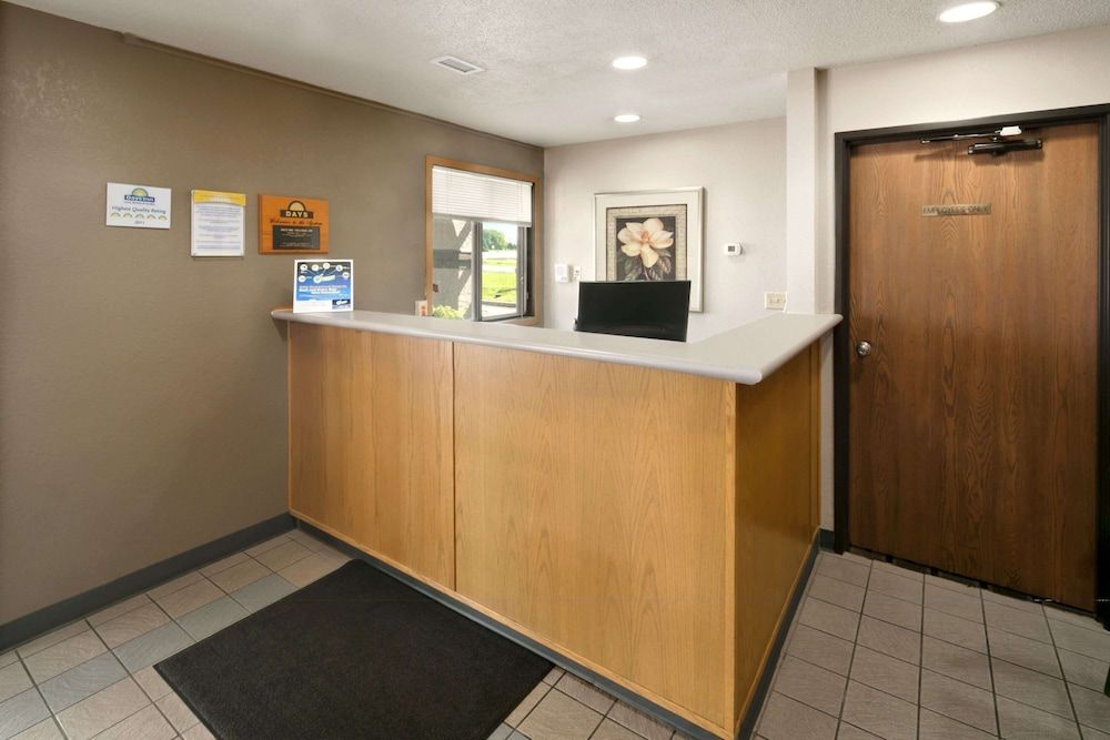 Days Inn by Wyndham Willmar 2