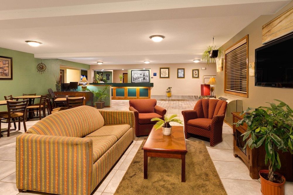Super 8 by Wyndham Lynchburg VA 3
