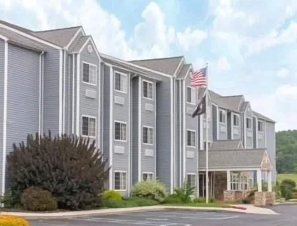 Microtel Inn & Suites by Wyndham Hazelton/Bruceton Mills 2 estrellas en Hazelton