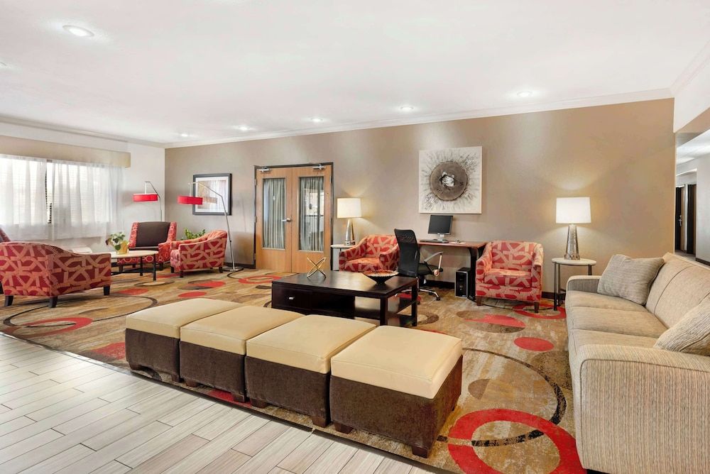 Best Western Plus Eagleridge Inn & Suites 3