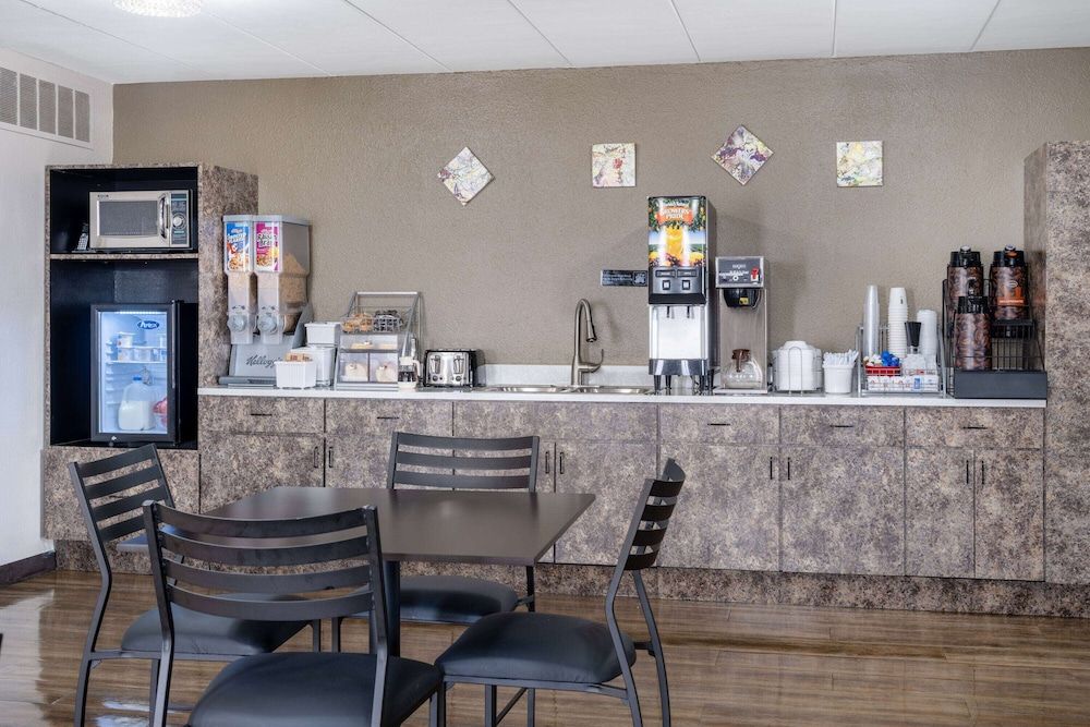 Super 8 by Wyndham Owatonna 1 estrelas em Owatonna