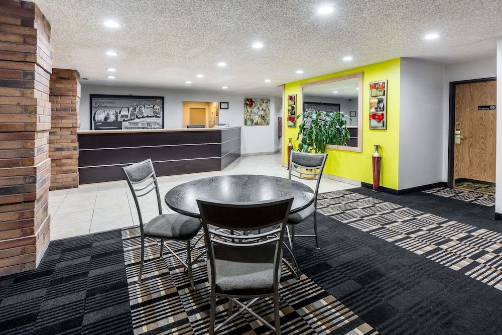 Super 8 by Wyndham Sapulpa/Tulsa Area 2