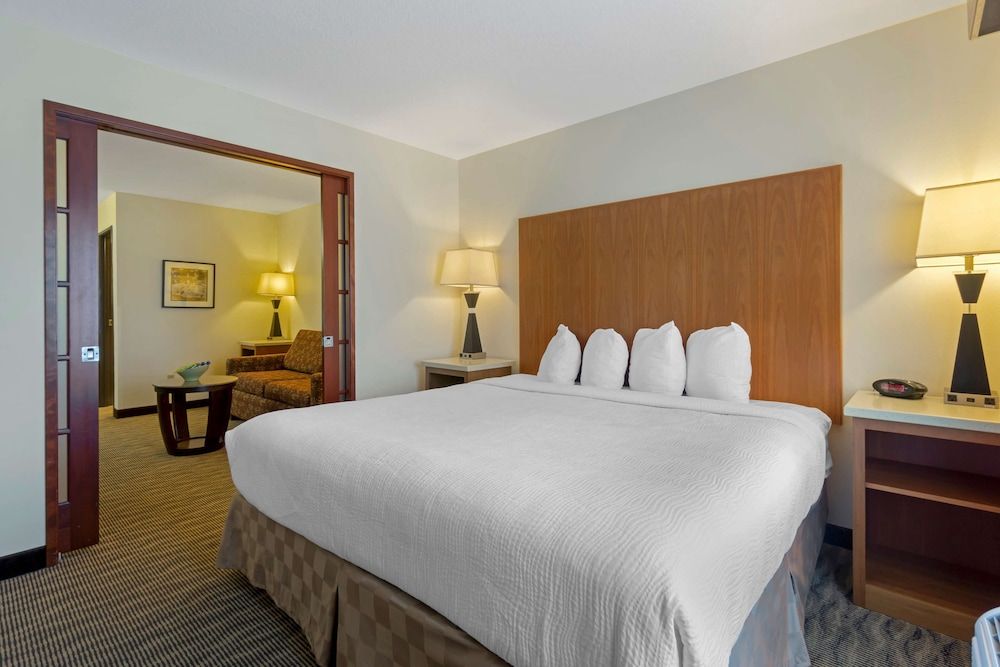 Best Western Plus Park Place Inn & Suites 3 estrellas en Chehalis