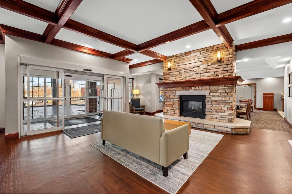 Country Inn & Suites by Radisson, Red Wing, MN 3