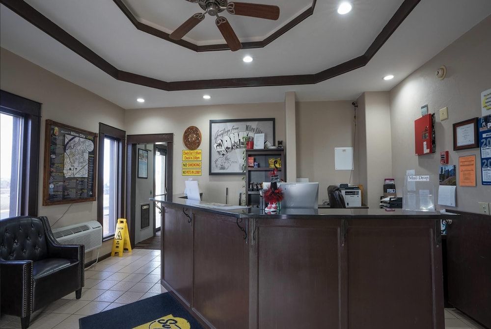 Super 8 by Wyndham Miles City 2