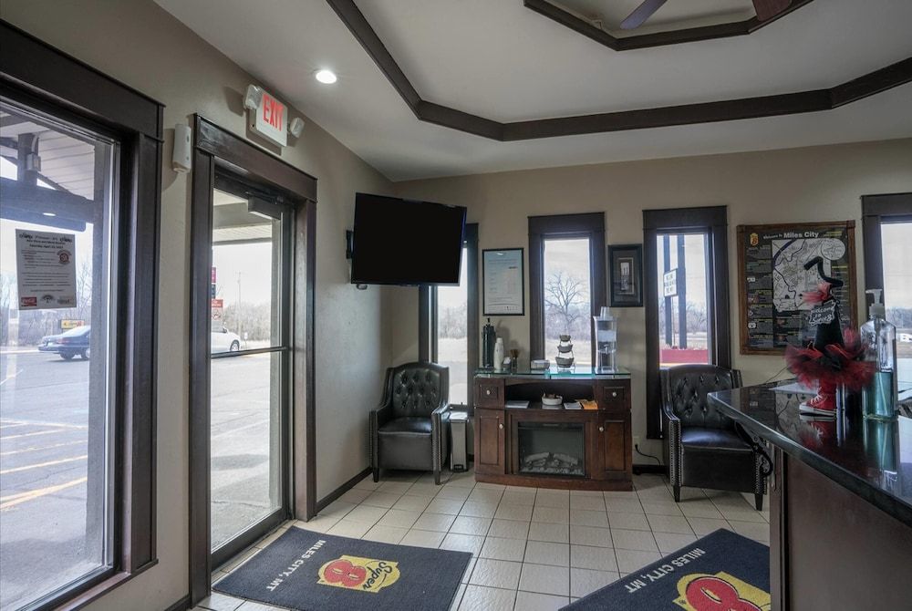 Super 8 by Wyndham Miles City 3
