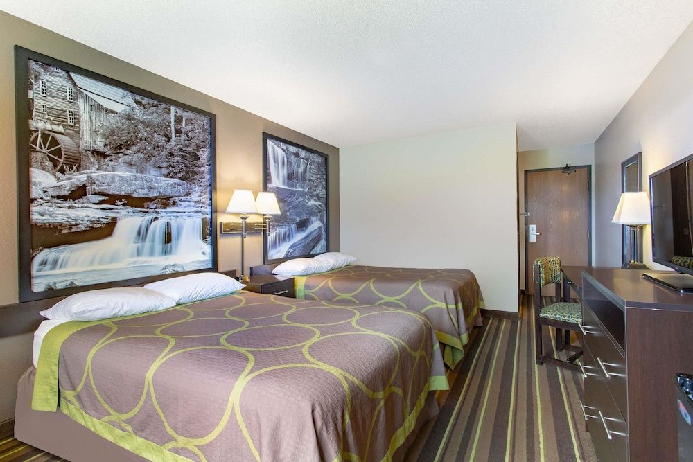 Super 8 by Wyndham Weston WV 2 estrellas en Weston