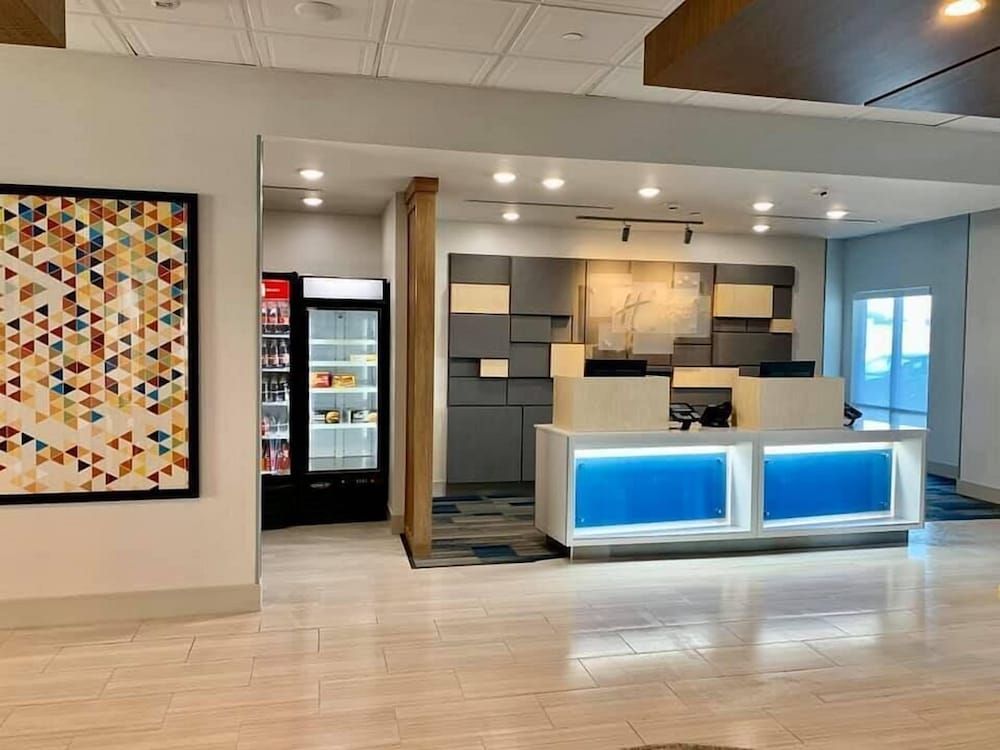 Holiday Inn Express & Suites Kearney by IHG 2