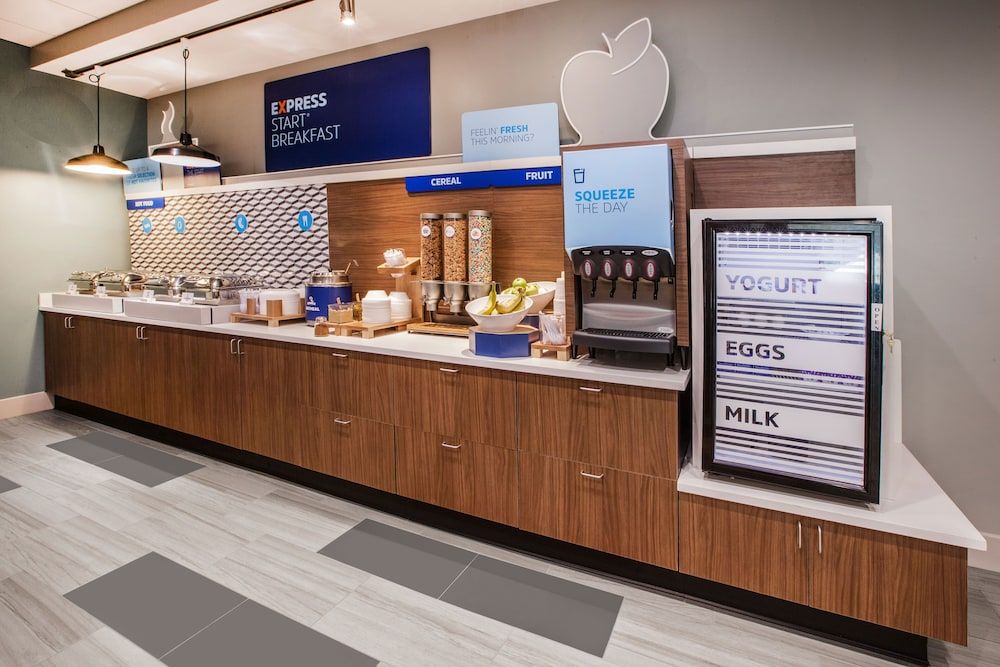 Holiday Inn Express & Suites Gonzales by IHG 2