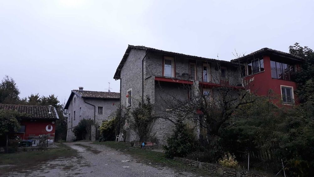 Cascina Binelli -1 estrelas em Dogliani