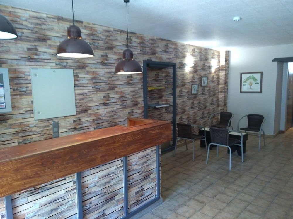 Hôtel Restaurant LES VOYAGEURS 2