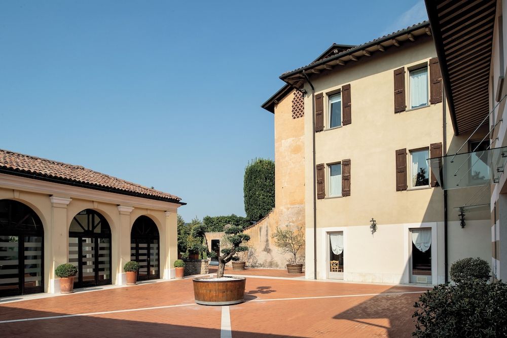 BORGO SANTA GIULIA -1 estrelas em Corte Franca