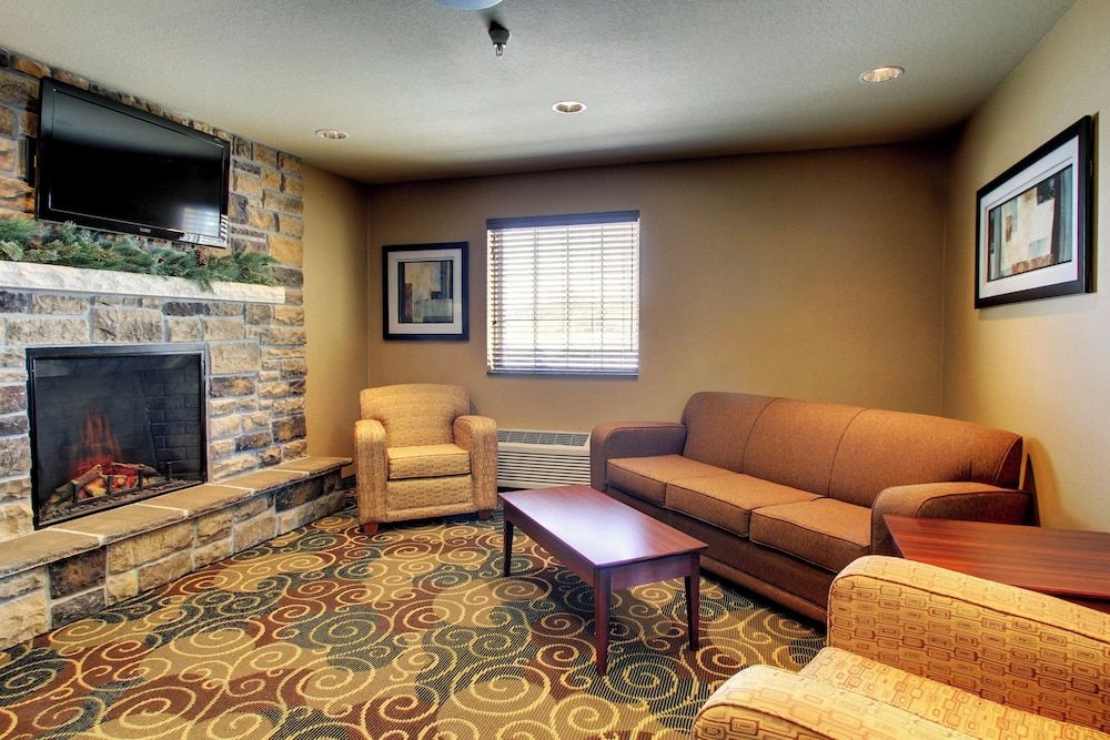 Cobblestone Inn & Suites - Harvey 2