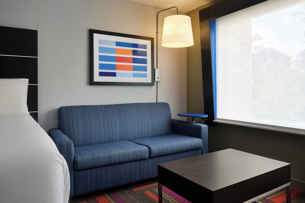 Holiday Inn Express & Suites Brunswick by IHG 3