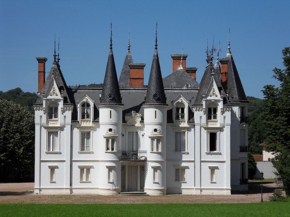 Château de la Motte -1 estrellas en Noailly