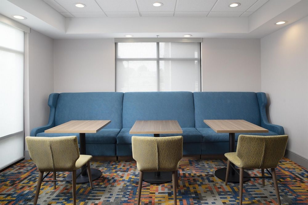 Hampton Inn Magnolia 2