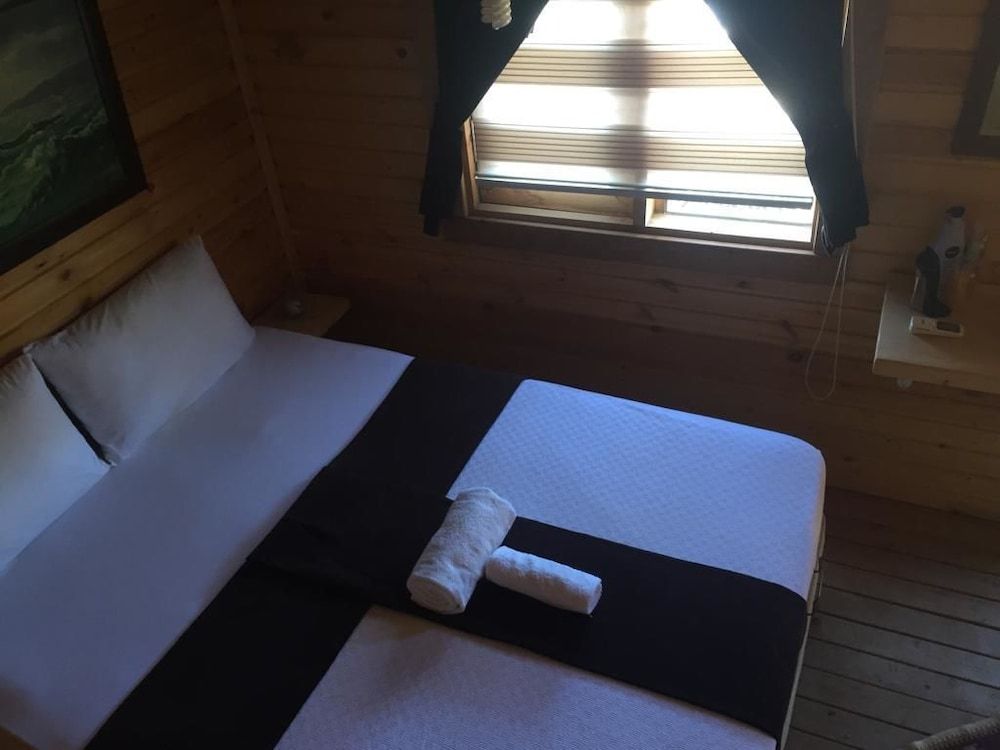 Ayanya Beach & Bistro Bungalows 3