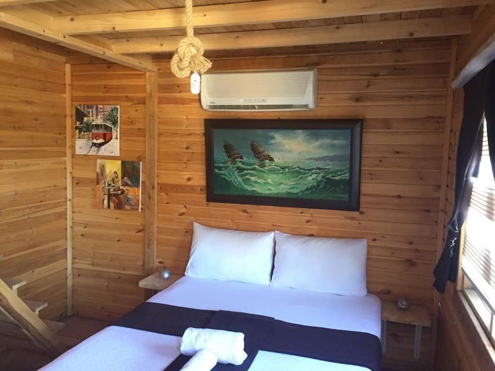 Ayanya Beach & Bistro Bungalows 2