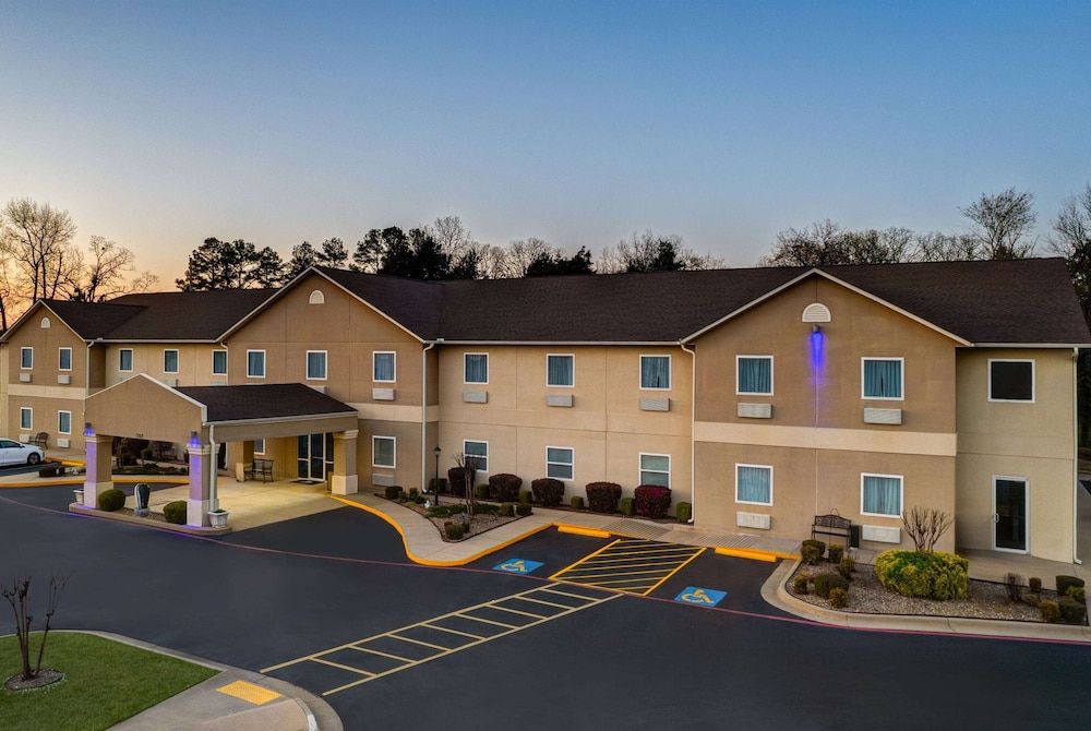 Days Inn & Suites by Wyndham Cabot 2 estrellas en Cabot