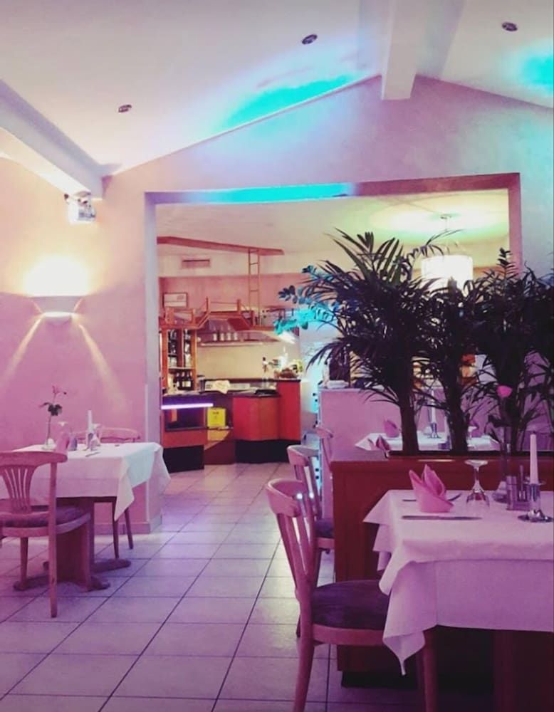 Hotel am Kirschberg 2