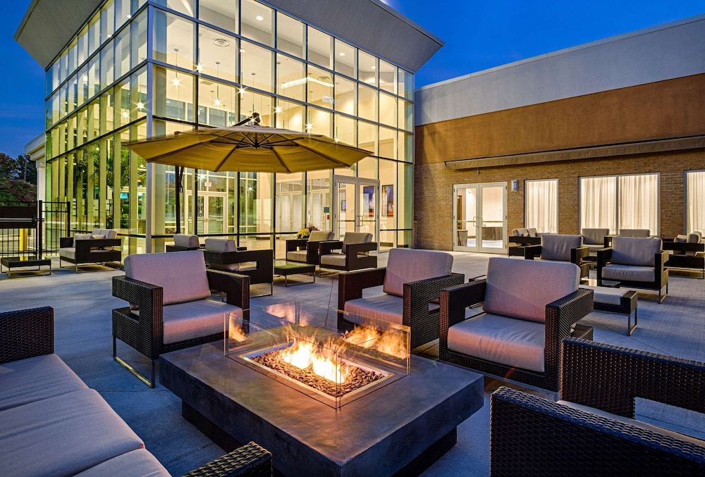 DoubleTree by Hilton Hotel Bristol, Connecticut 4 estrellas en Bristol