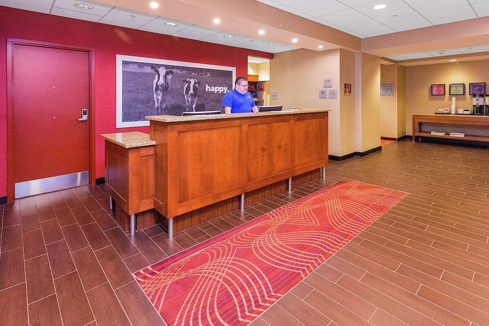Hampton Inn Waynesburg 3