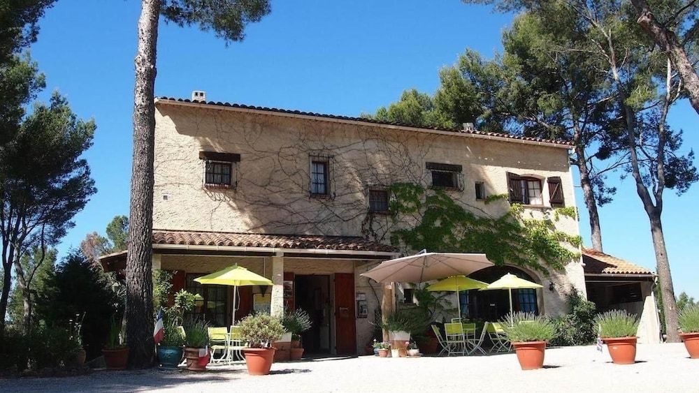Hotel la Cigalière 2 estrelas em Le Beausset