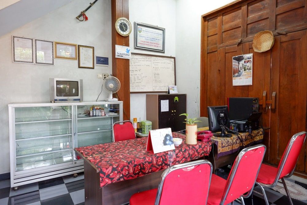 RedDoorz Syariah near Menara Kudus 2
