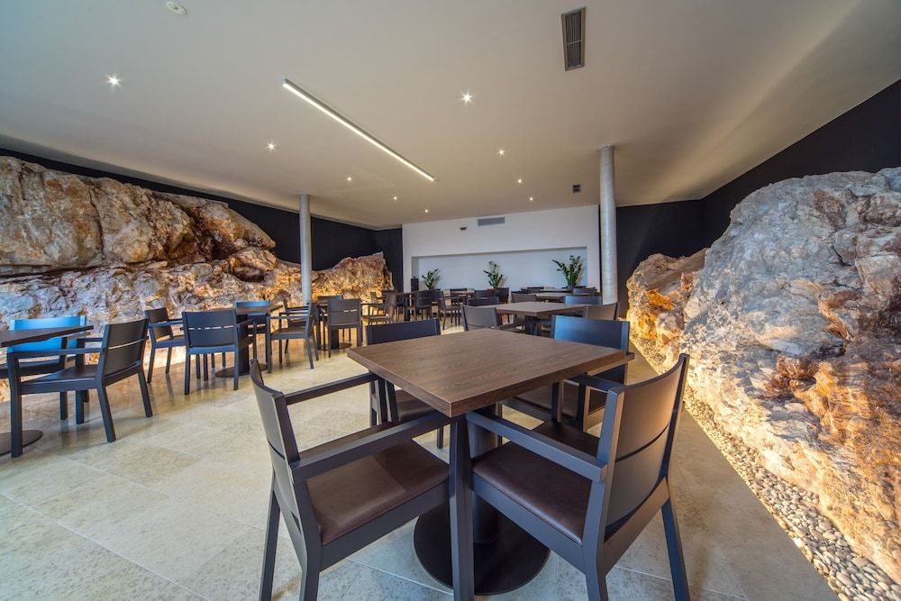 Golden Rays Luxury Villas 3