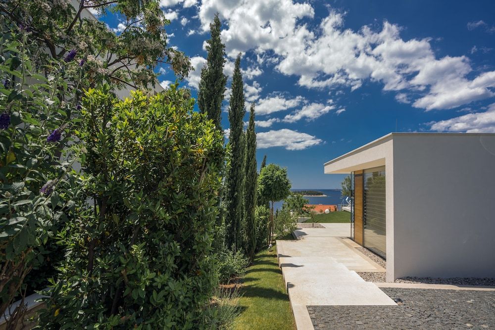 Golden Rays Luxury Villas 2