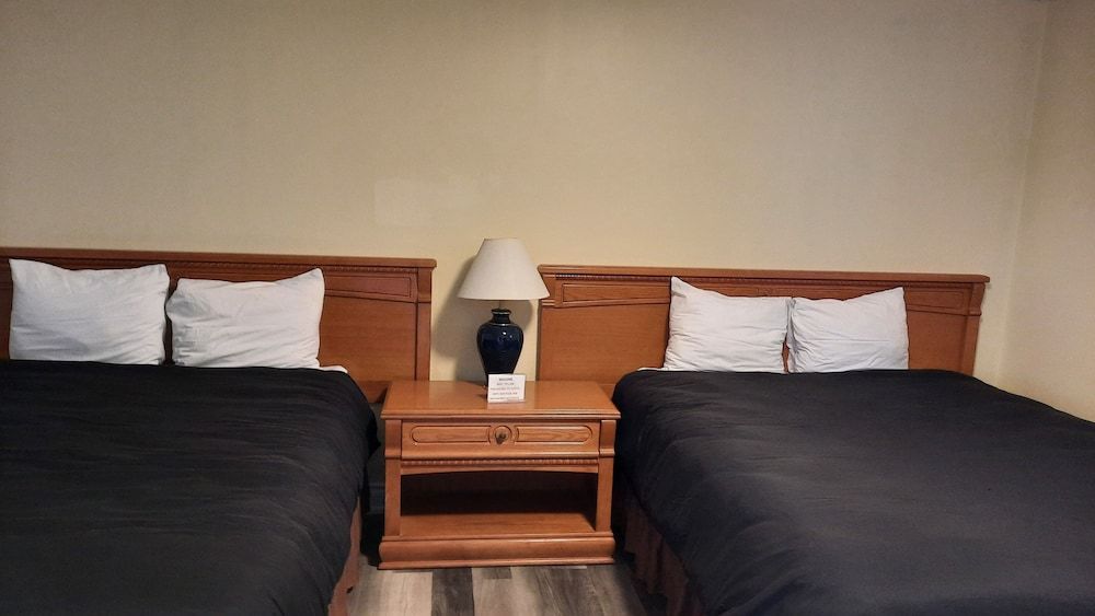 North Shore Wayside Inn 3