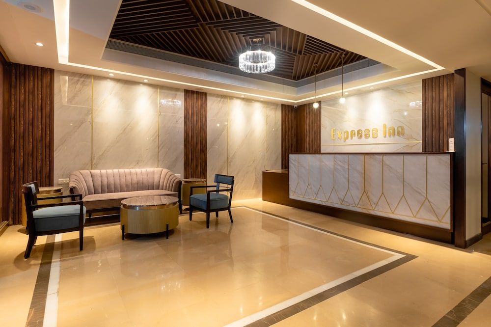 Freesia by Express Inn 3