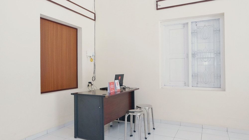 OYO 1190 Griya Soeratin Residence Syariah 3